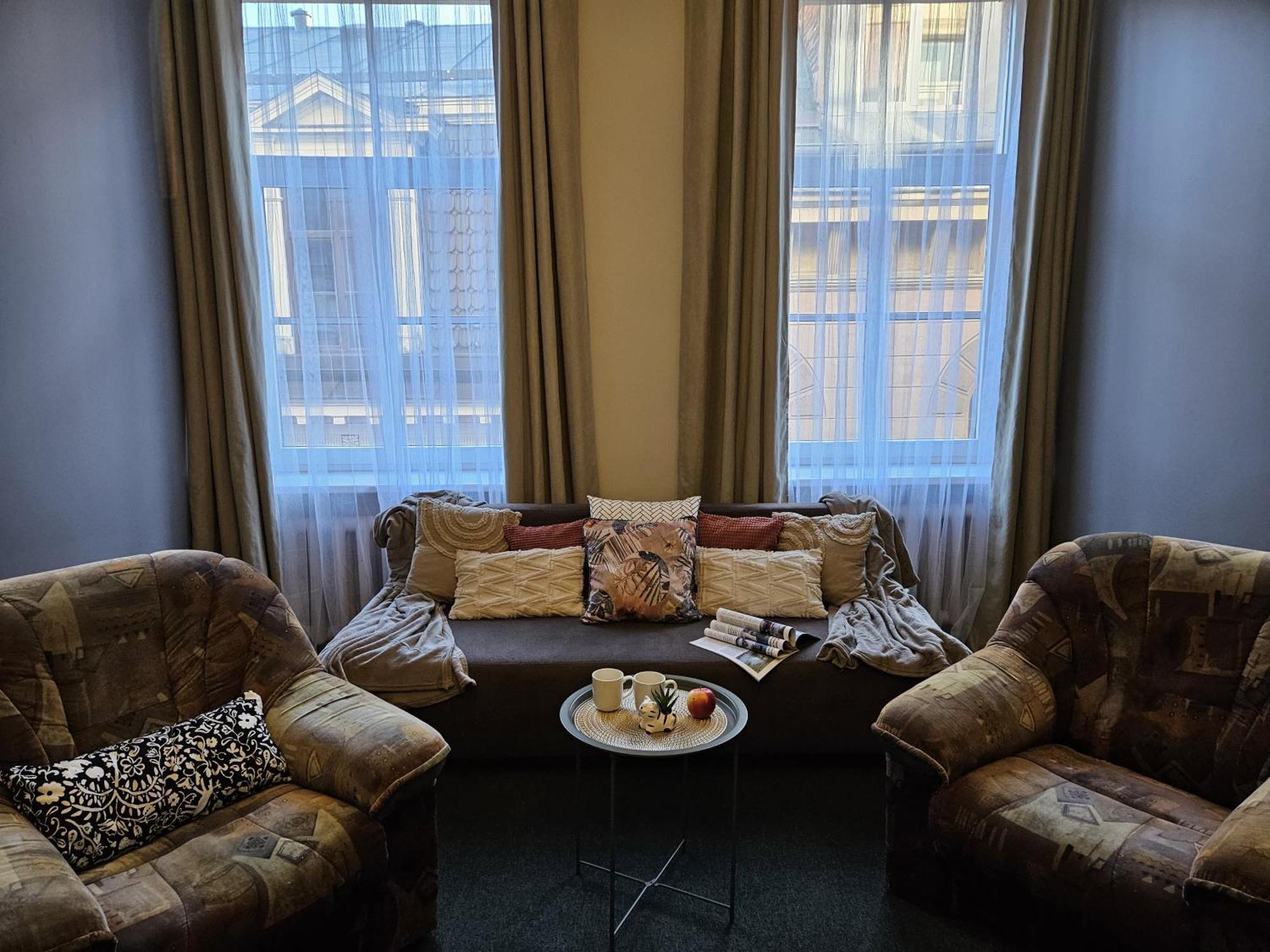 Apartment Heart Of Old 3 Bedroom By Dome Square *