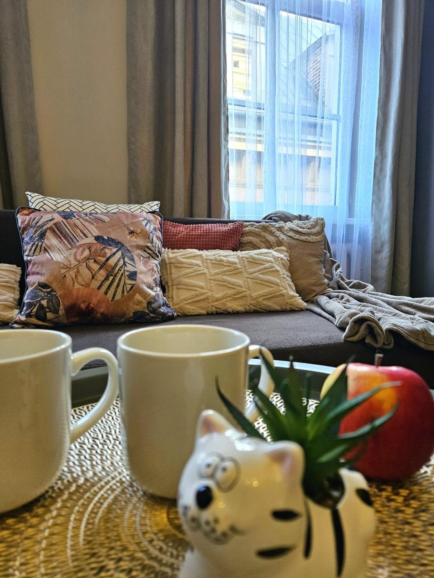 Апартаменты Heart Of Old 3 Bedroom By Dome Square