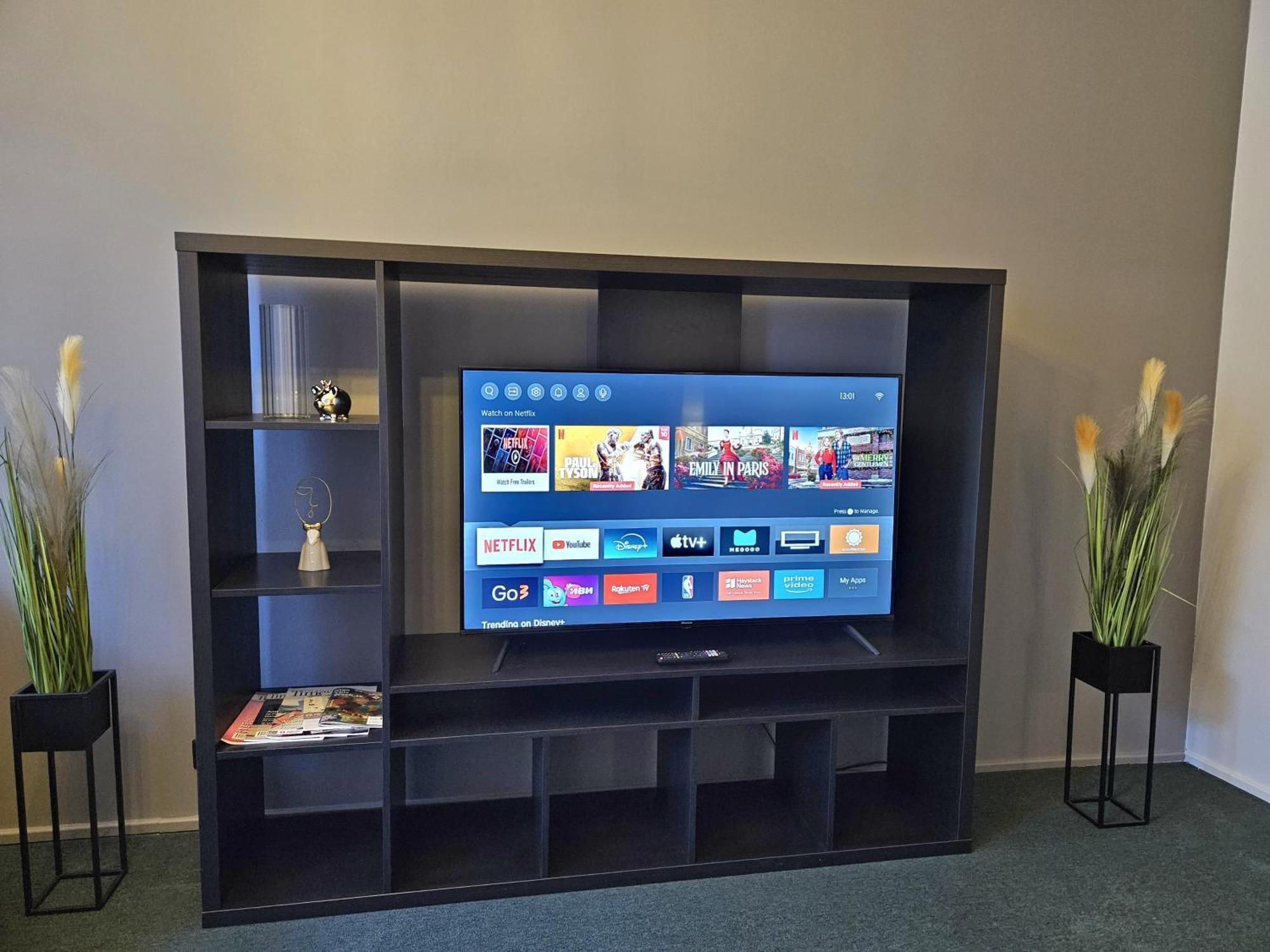 Апартаменты Heart Of Old 3 Bedroom By Dome Square